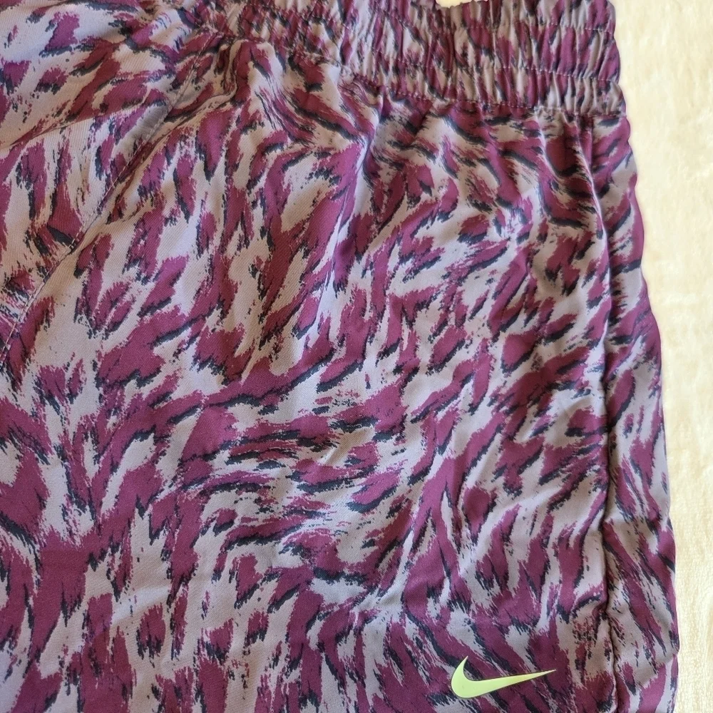 Nike One Kids' Training Shorts - Purple Animal Print - Size Large Dri-Fit Youth
